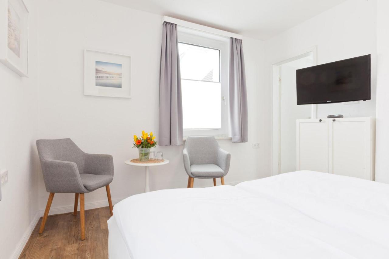 Haus Menno Janssen - Doppelzimmer Norderney Esterno foto
