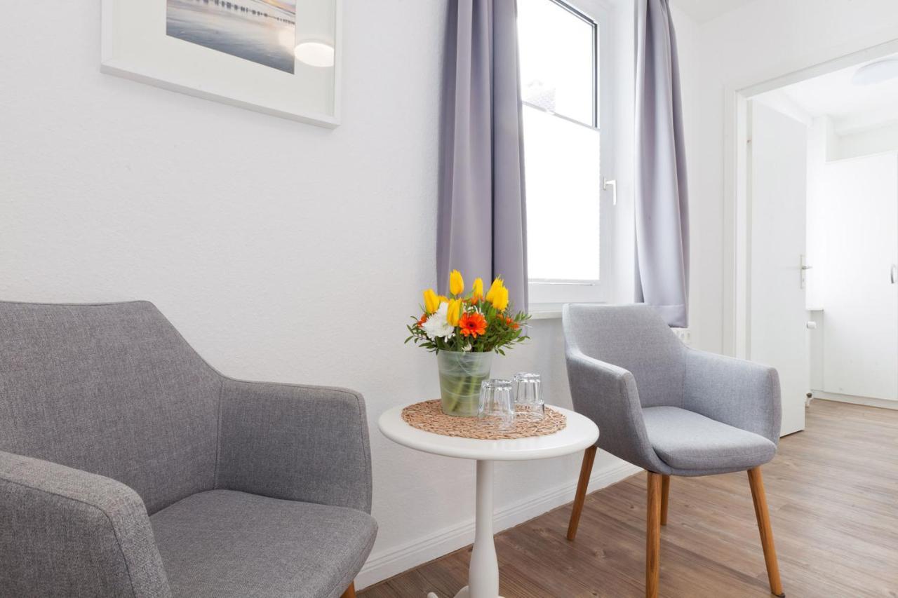 Haus Menno Janssen - Doppelzimmer Norderney Esterno foto