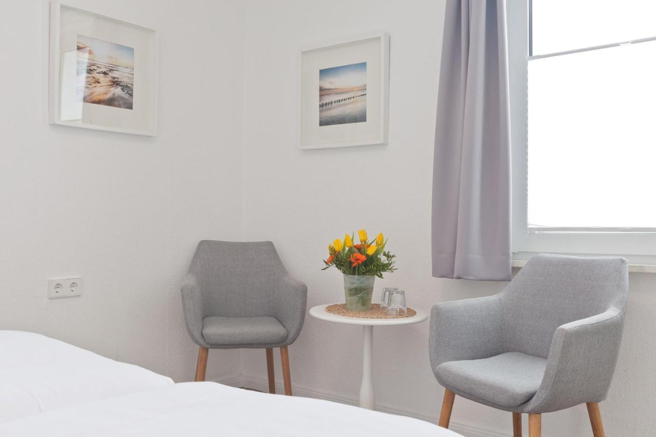 Haus Menno Janssen - Doppelzimmer Norderney Esterno foto